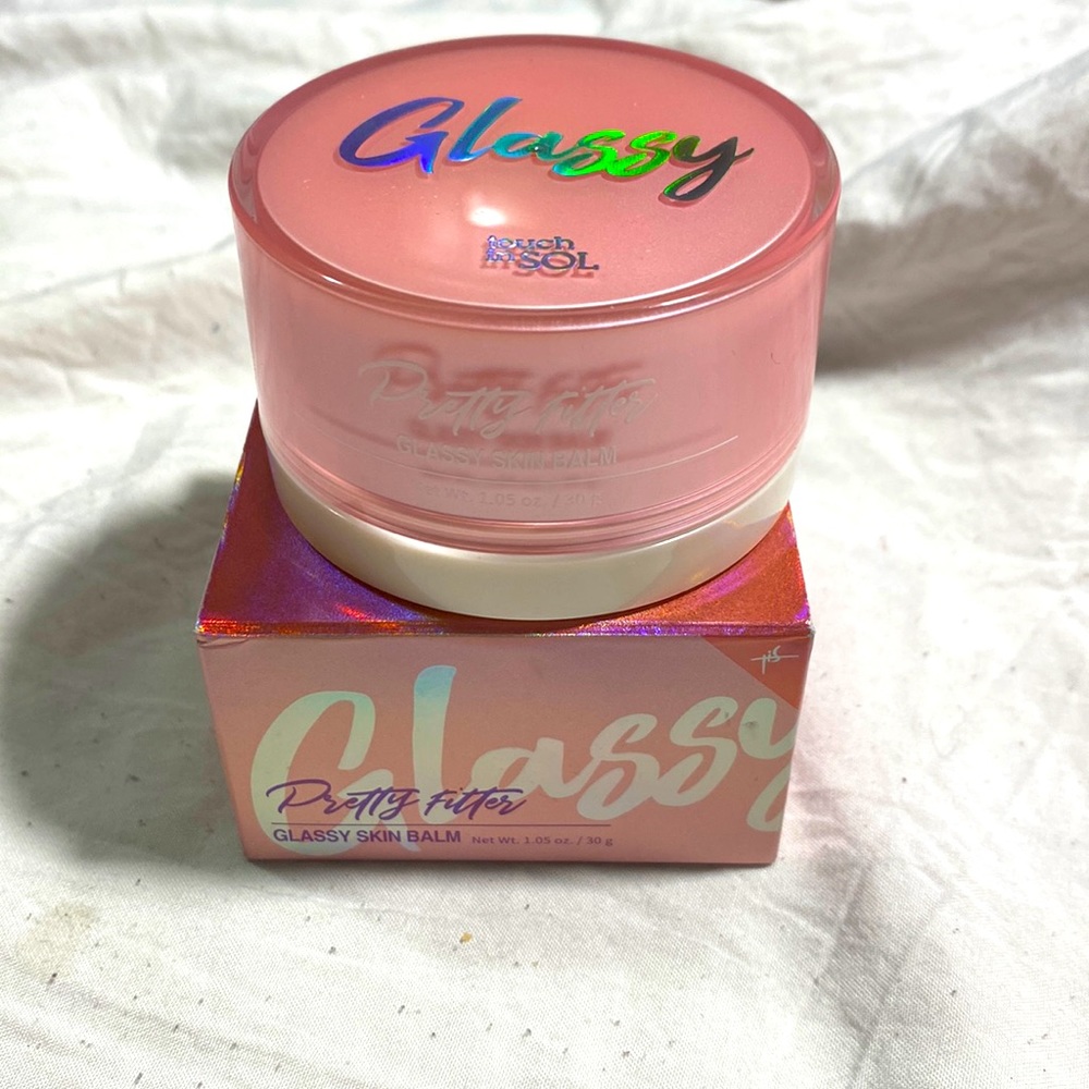 Touch in SOL Glassy skin balm
